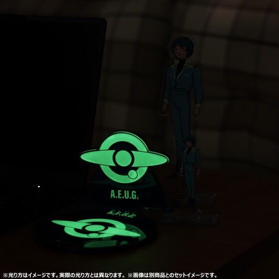 PRE-ORDER : Mobile Suit Gundam UC Glowing Acrylic Stand / Plate