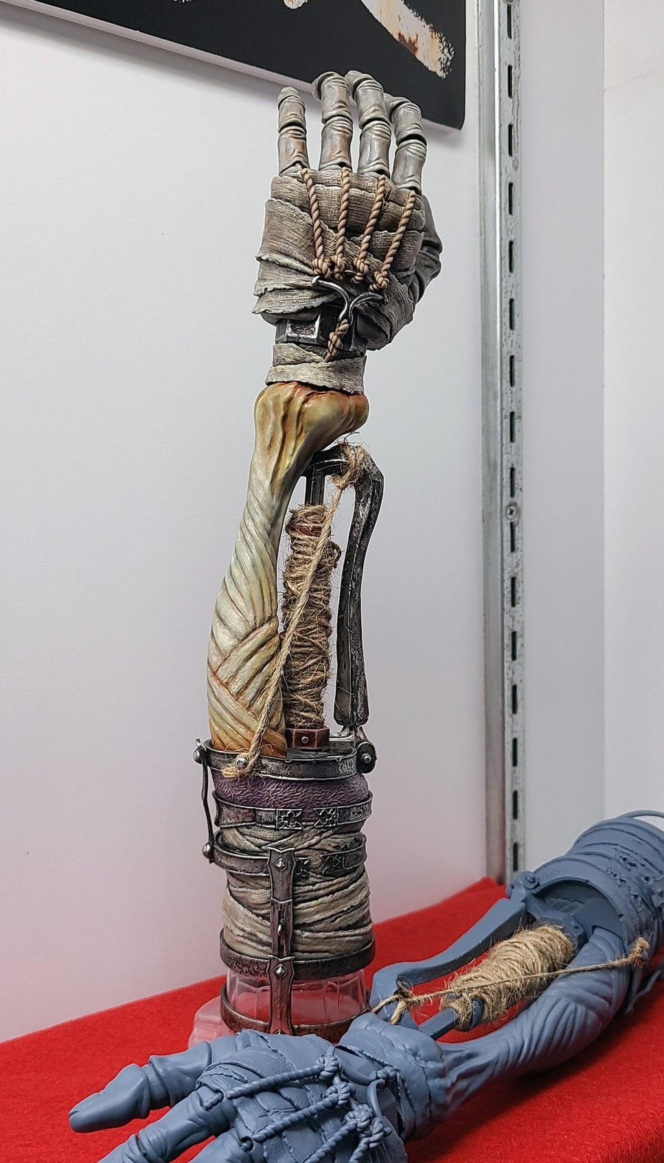 Pre-order : SEKIRO: SHADOWS DIE TWICE Shinobi Prosthetic 1/2 Scale Replica by Gecco