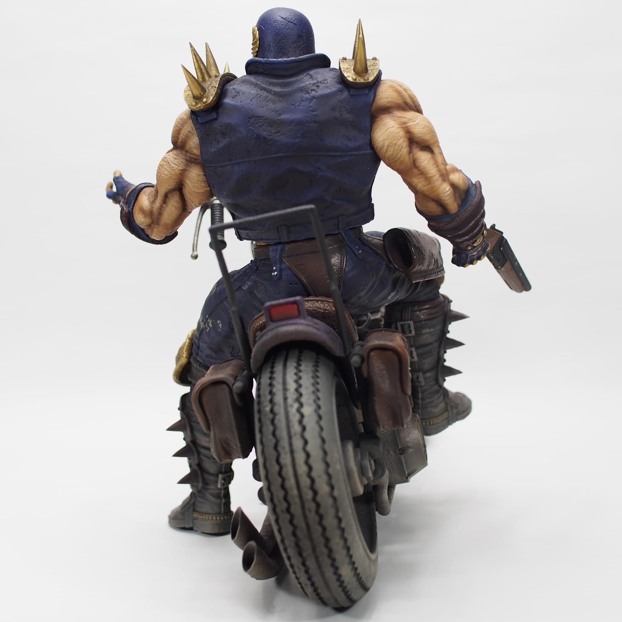Pre-order : CCP Muscular Collection Fist of the North Star Hokuto Ultimate Modeling 2nd Jagi & Bike (Set In-play | Fierce Fight Version) by CCP