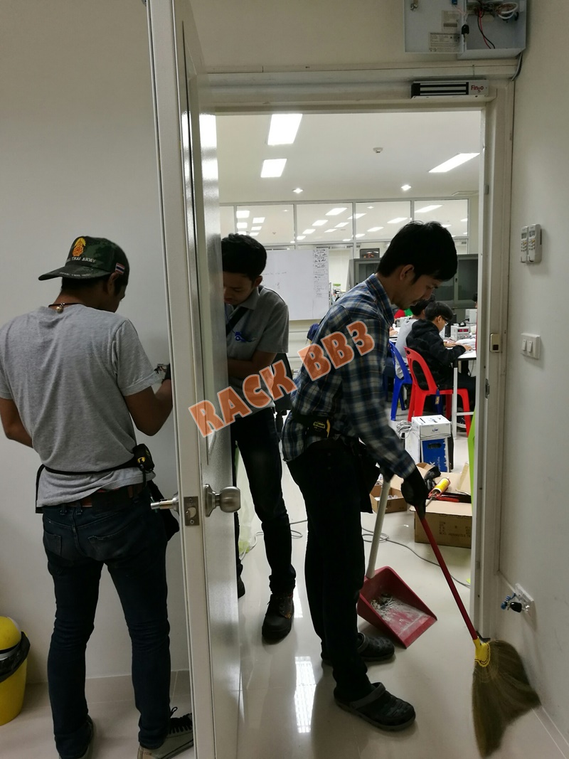 งานติดตั้งเครื่องแสกนลายนิ้วมือ 1 จุด บริษัทผลิตตู้เติมเงิน