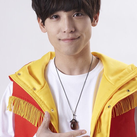 PRE-ORDER : Zyuden Sentai Kyoryuger Kyoryu Red Daigo Amber Necklace