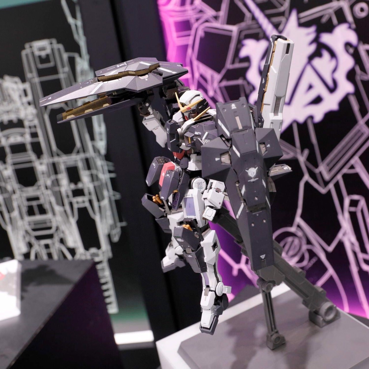 Metal Build - Gundam Dynames Repair III by Bandai