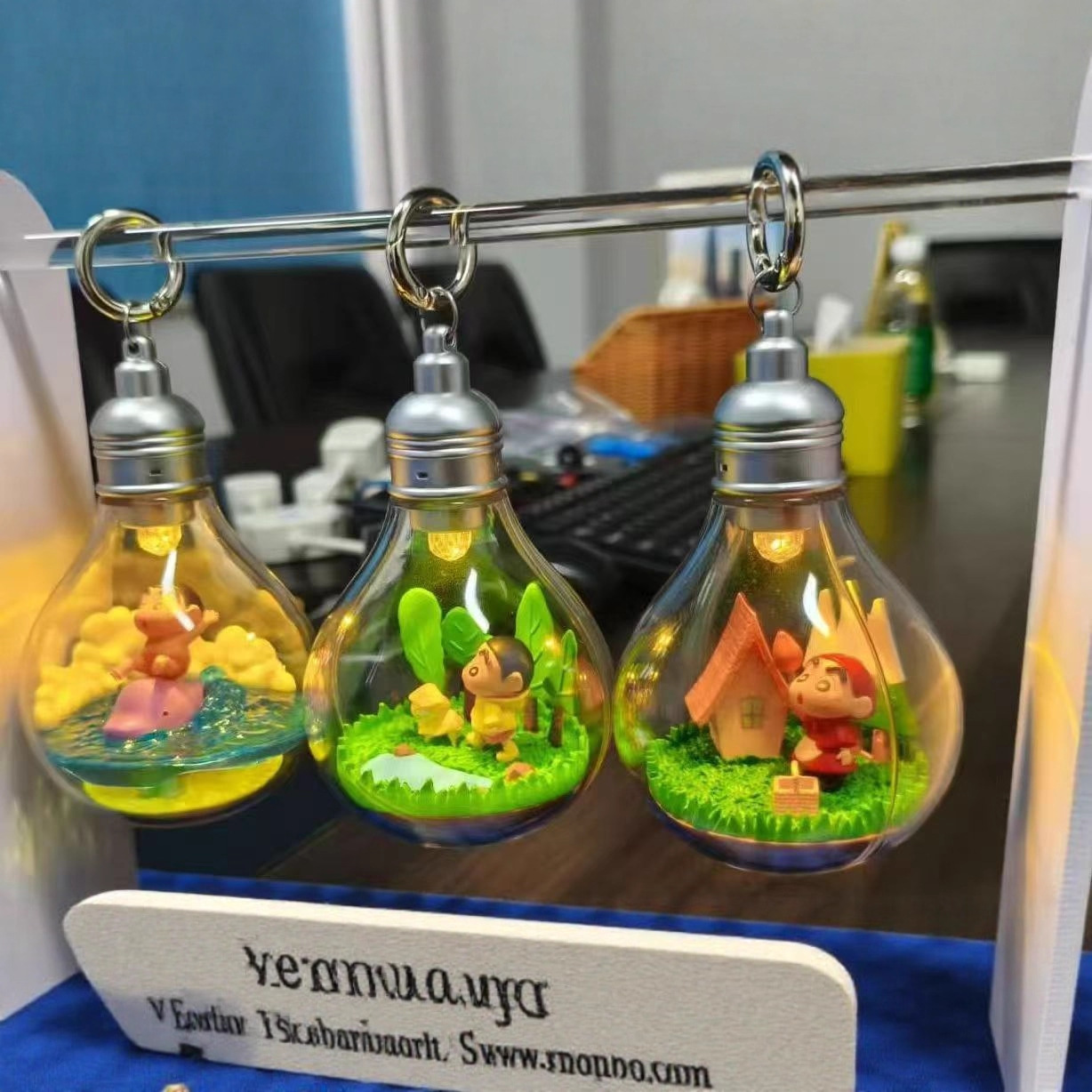 โมเดลได้ 1 ตัว - Crayon Shinchan - Adventure in The Light Bulb Series by Lianyu (มีไฟ)