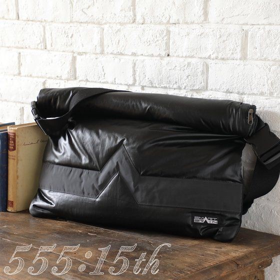 PRE-ORDER : Kamen Rider 555 x C&C SMART BRAIN Roll-up Shoulder Bag (Large) Black