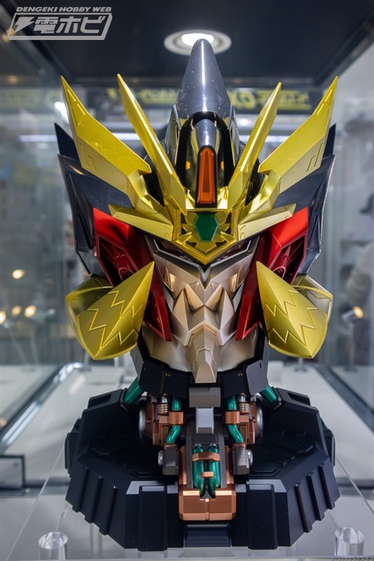 Pre-order : AMAKUNI KIZIN GENESIC GAOGAIGAR Head Display Model by Sentinel x Hobby Japan