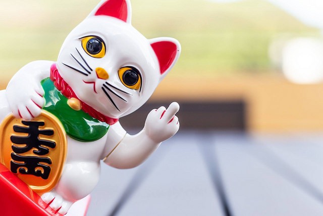 ฟิกเกอร์ แมวกวัก Angry Lucky Cat by Cattitude