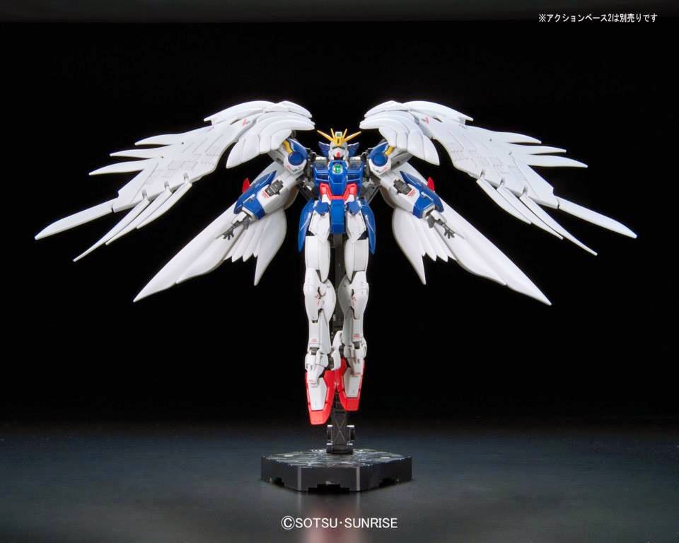 RG 1/144 Wing Gundam Zero EW by Bandai