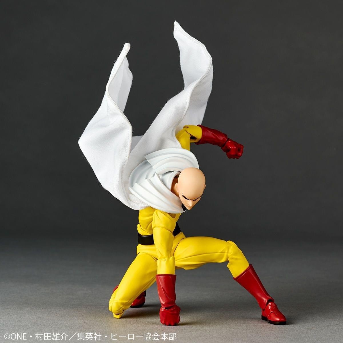 Pre-order : Revoltech Amazing Yamaguchi One-Punch Man Saitama by Kaiyodo