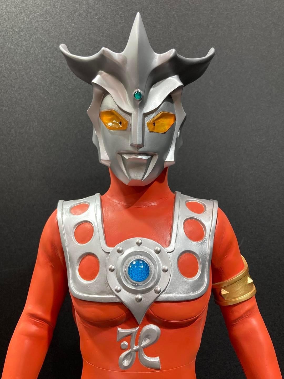 Pre-order : Gigantic Series Ultraman Leo by X-PLUS