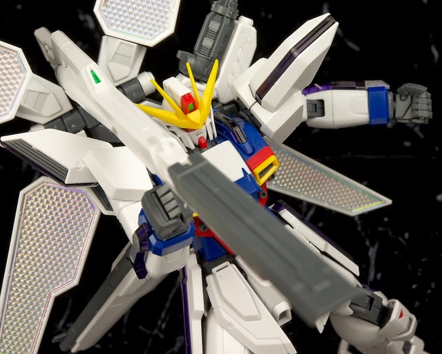 MG 1/100 GX-9900 Gundam X by Bandai