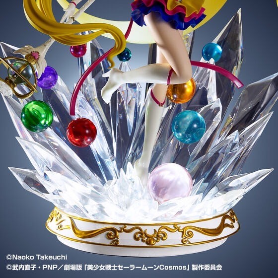 PRE-ORDER : Sailor Moon Cosmos Wonder Statue Eternal Sailor Moon