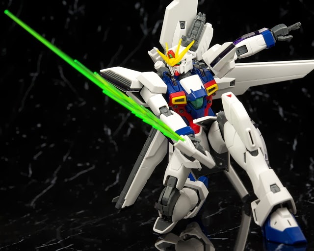 MG 1/100 GX-9900 Gundam X by Bandai