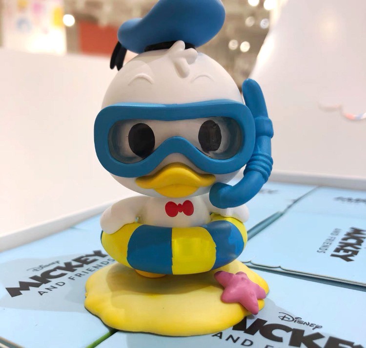 Disney - Mickey And Friend Beach By Herocross (Set of 9)