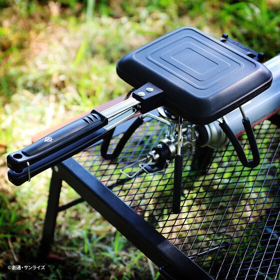 PRE-ORDER : Mobile Suit Gundam Hot Sandwich Cooker