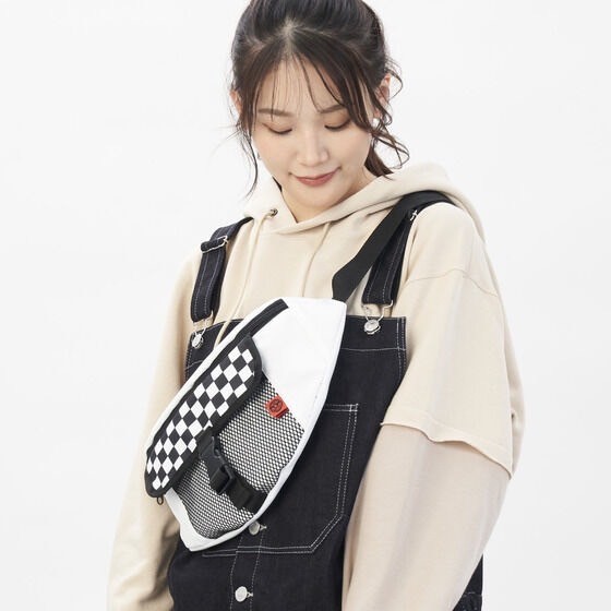 PRE-ORDER : Bakuage Sentai Boonboomger Bun Black/Jou Akuse Shoulder Bag