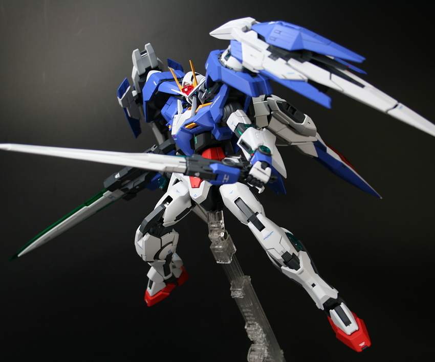 MG 1/100 GN-0000+GNR-010 OO Raiser by Bandai