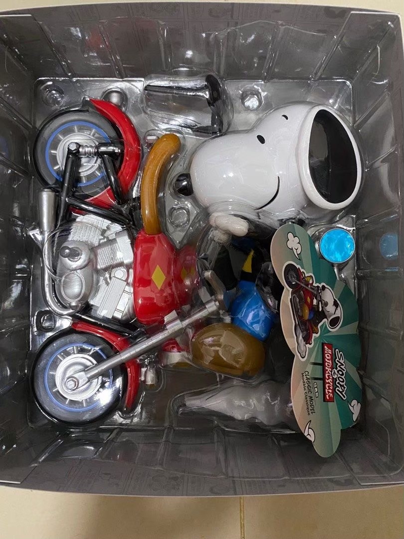 Snoopy & Motorcycle by Miniso