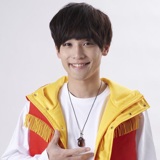 PRE-ORDER : Zyuden Sentai Kyoryuger Kyoryu Red Daigo Amber Necklace