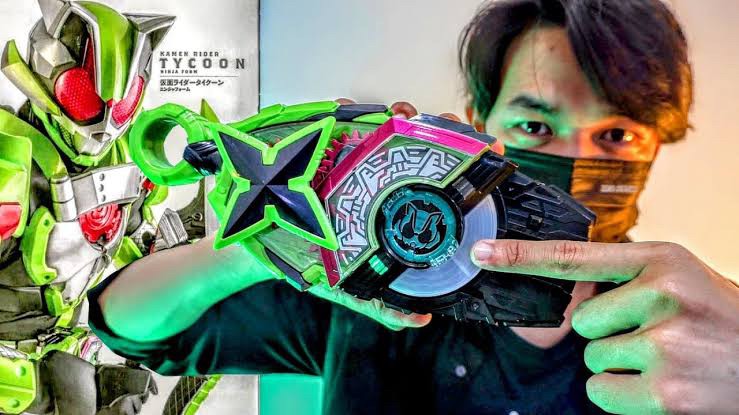 Masked Rider Geats - DX Kamen Rider Tycoon Core ID by Bandai