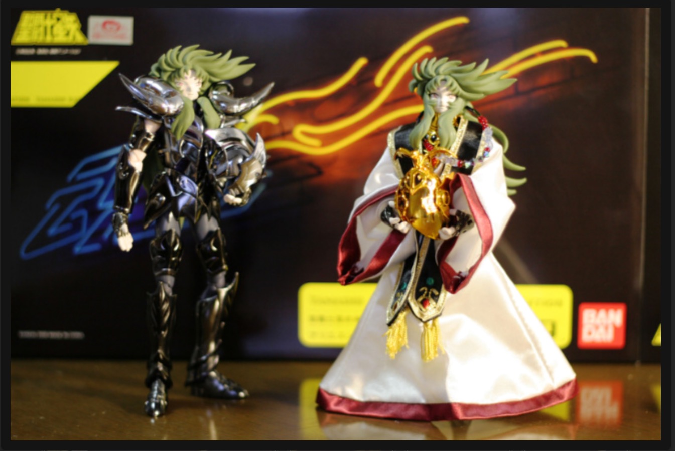 Saint Seiya Saint Cloth Myth Aries Shion Surplice & Grand Pope Shion by Bandai Tamashii 2008 Exclusive