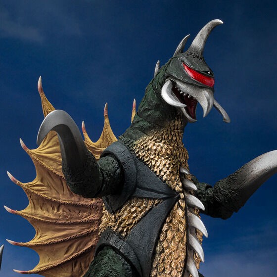 PRE-ORDER : S.H.MonsterArts Gigan (1972)