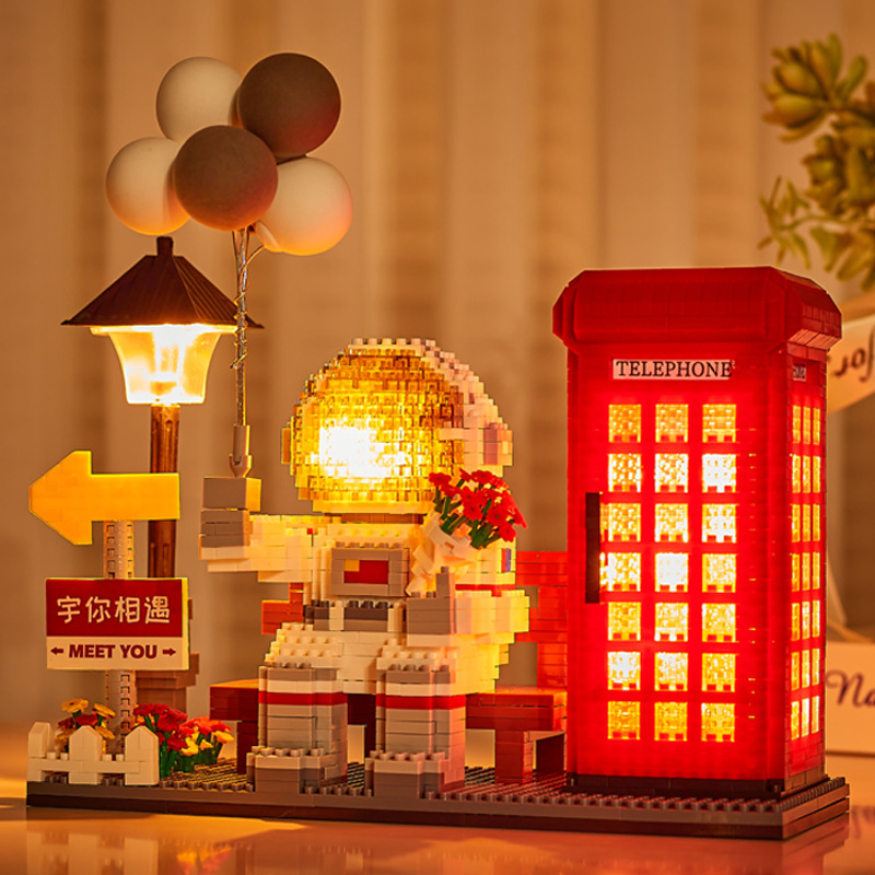 Yapin 6911 Astronaut Meet You 2188pcs