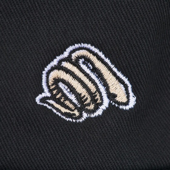 PRE-ORDER : Disney Twisted Wonderland One Point Embroidery Cap