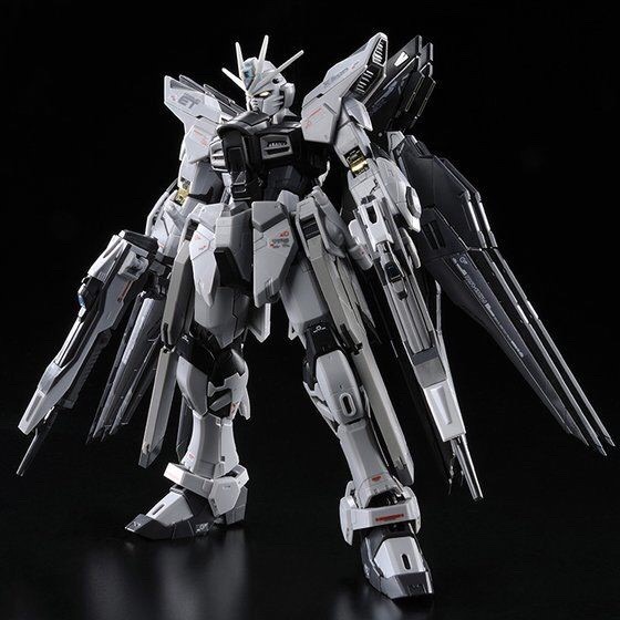 PRE-ORDER : RG 1/144 RG STRIKE FREEDOM GUNDAM DEACTIVE MODE PLASTIC MODEL