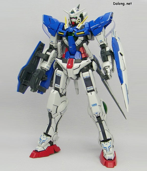 MG 1/100 GN-001 Gundam Exia by Bandai