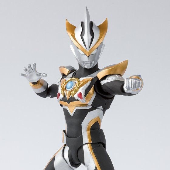 PRE-ORDER : S.H.FIGUARTS ULTRAMAN R/B