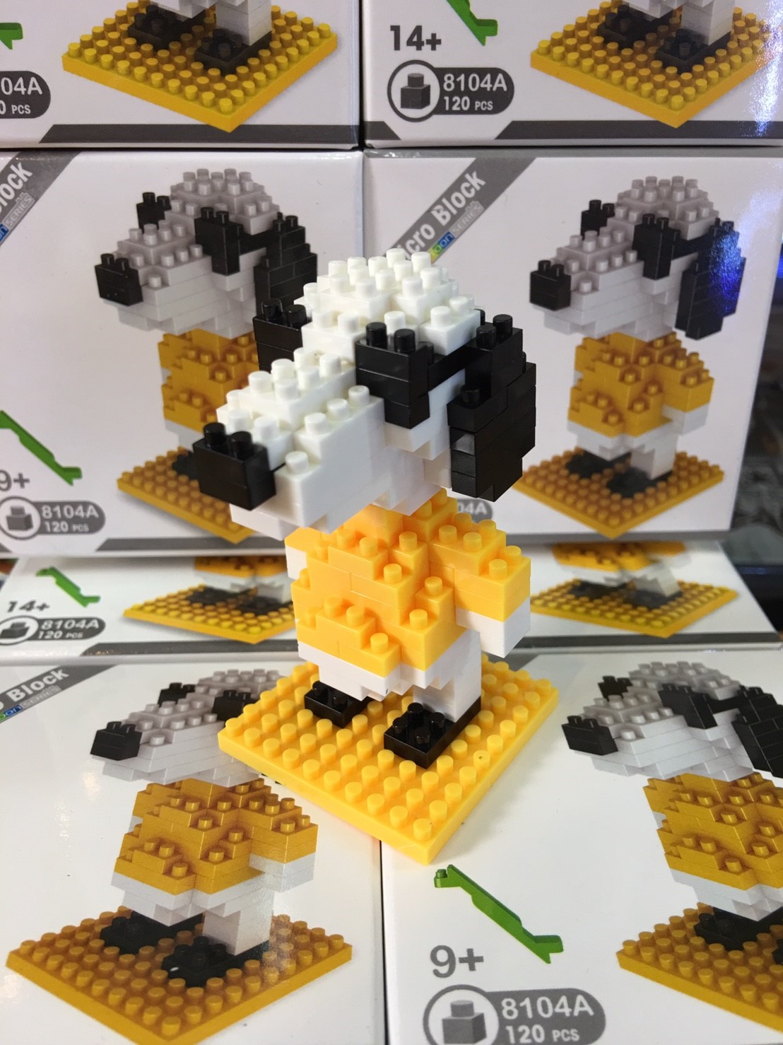 Boyu 8104A Snoopy in Yellow Shirt 120pcs