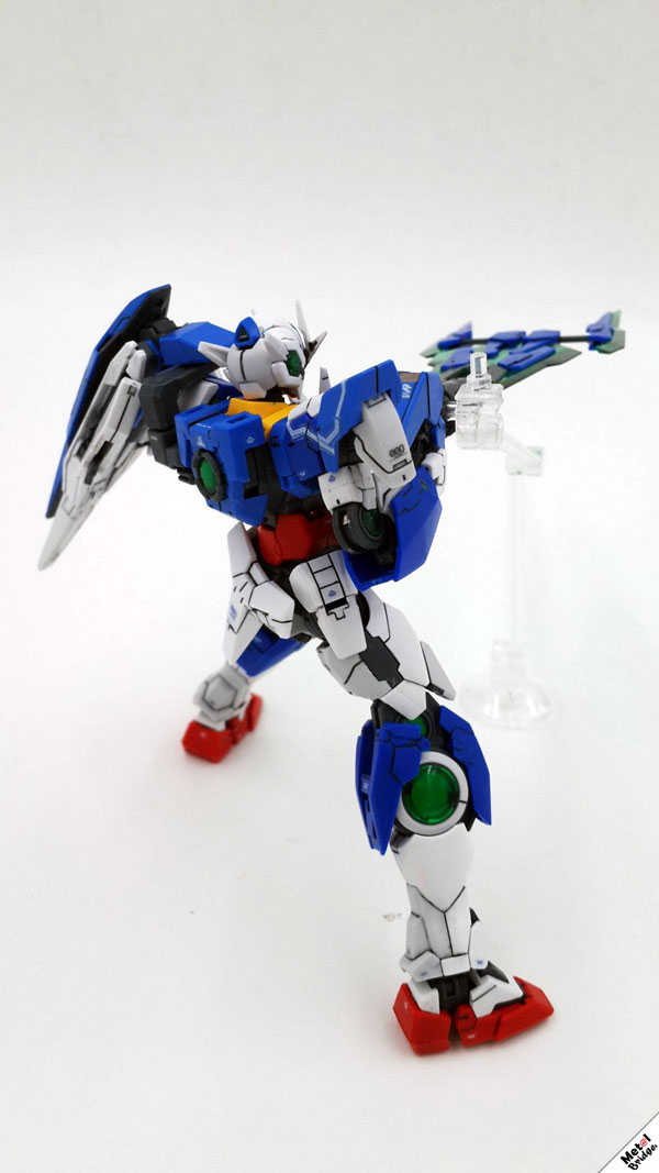 Gundam RG 1/144 OO QAN[T] by Bandai
