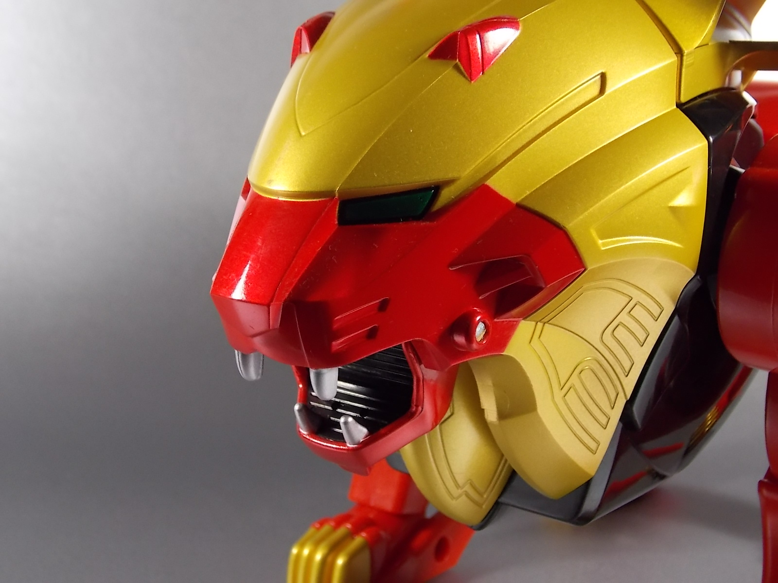 Hyakujuu Sentai Gaoranger - DX Gao Lion by Bandai (มือสองสภาพ 50% มีรอย ไม่มีคู่มือ ของไม่ครบ)