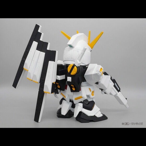 PRE-ORDER : Jumbo Soft Vinyl Figure SD RX-93 ν Gundam -SD Gundam-