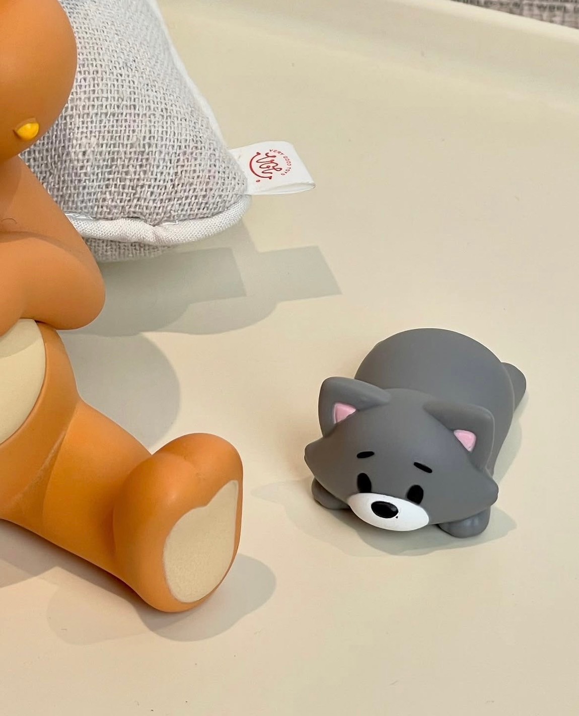 Pre-order : Tom and Jerry Sleepy Jerry with Little Tom by VGT (Very Good Toys)