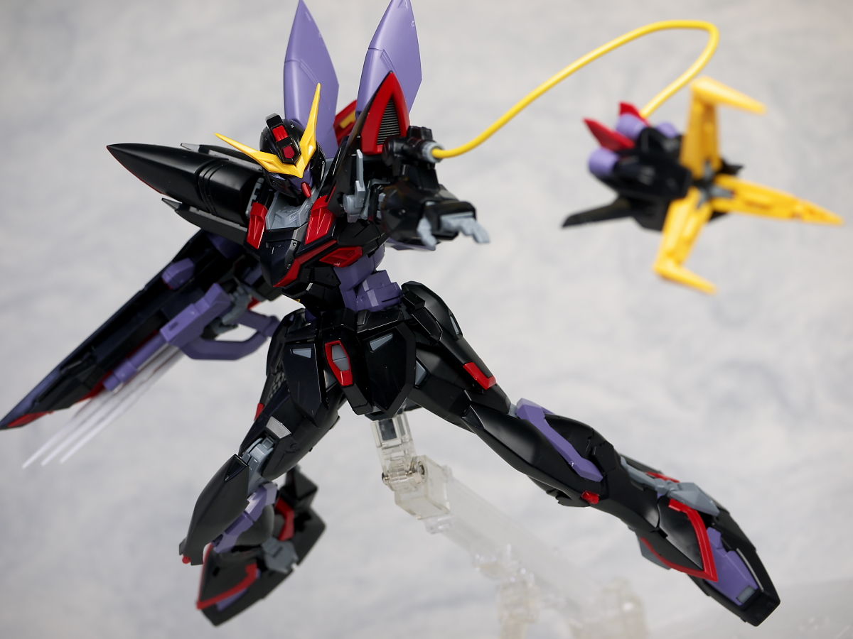 MG 1/100 GAT-X207 Blitz Gundam by Bandai