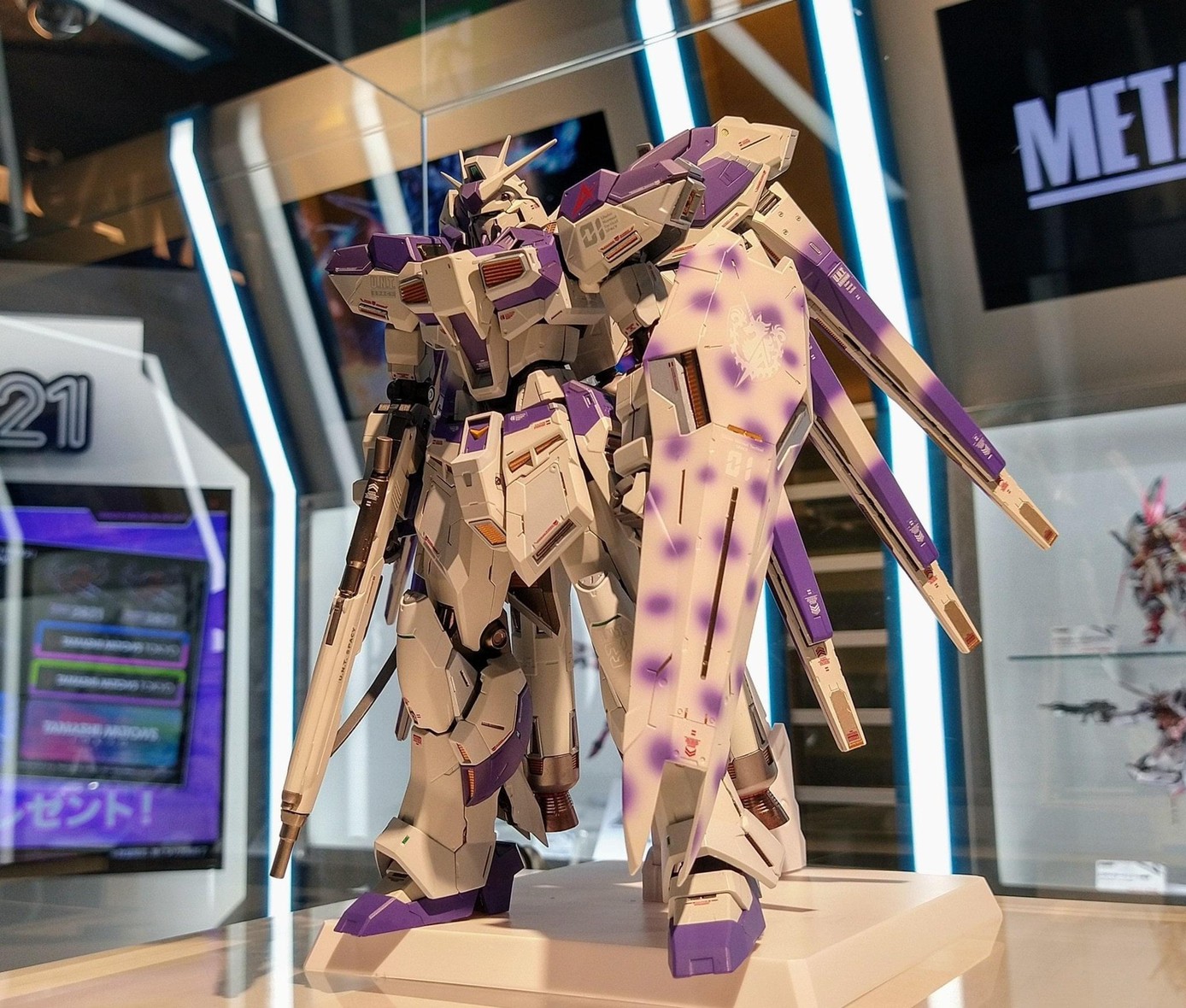 Gundam - Metal Build RX-93-v2 Hi-v (Hi-Nu) Gundam by Bandai