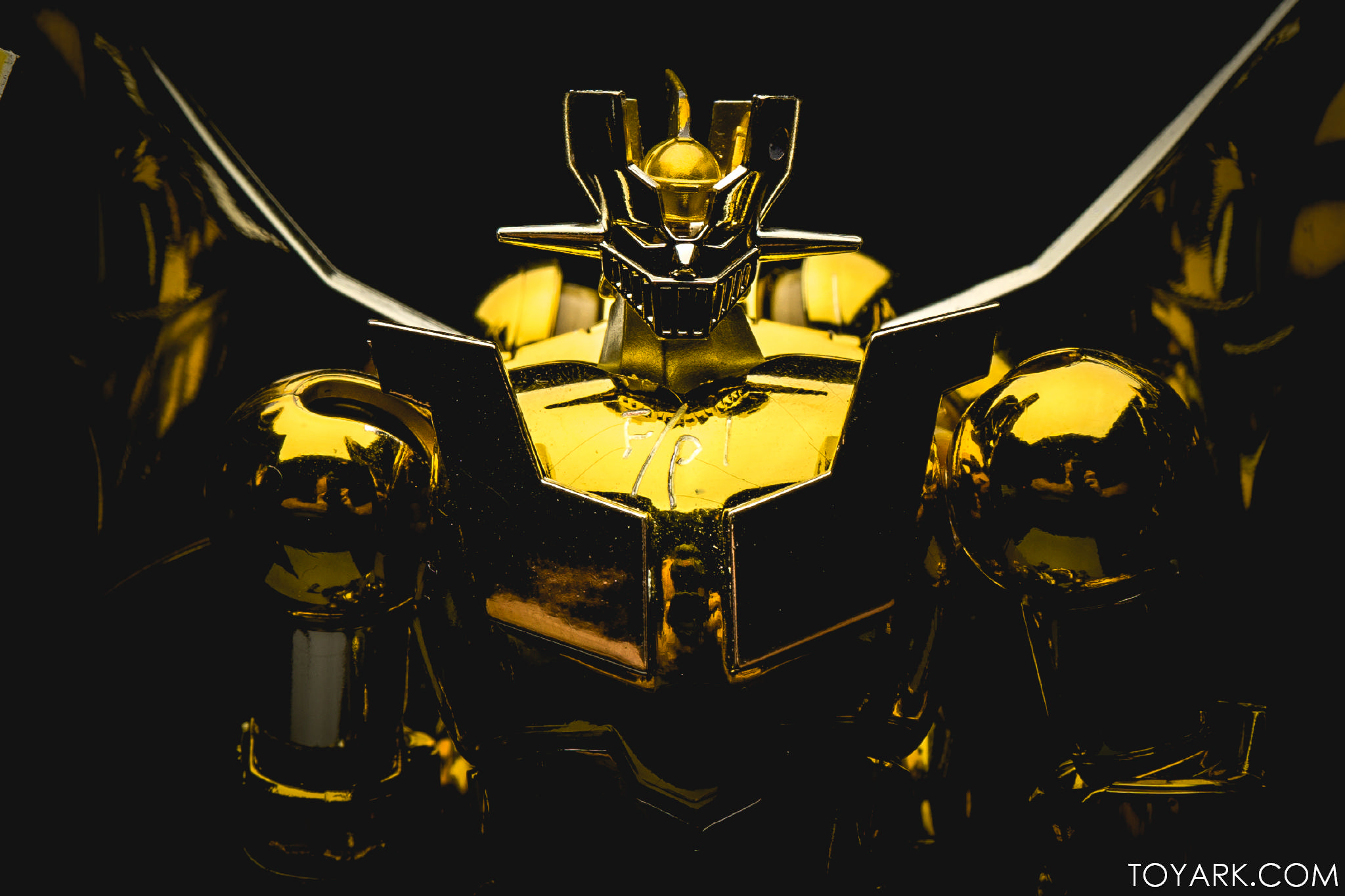 Super Robot Chogokin Shin Mazinger Z Gold Ver. Tamashii Nations 10th Anniversary World Tour Exclusive by Bandai