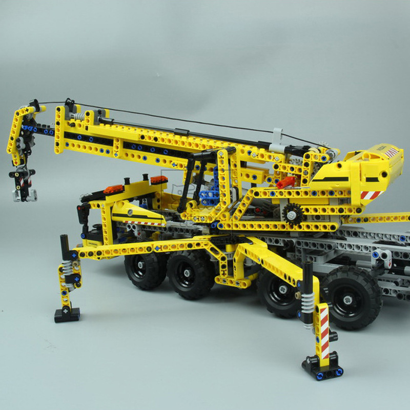 Lepin 20040 Mobile Crane 1392pcs