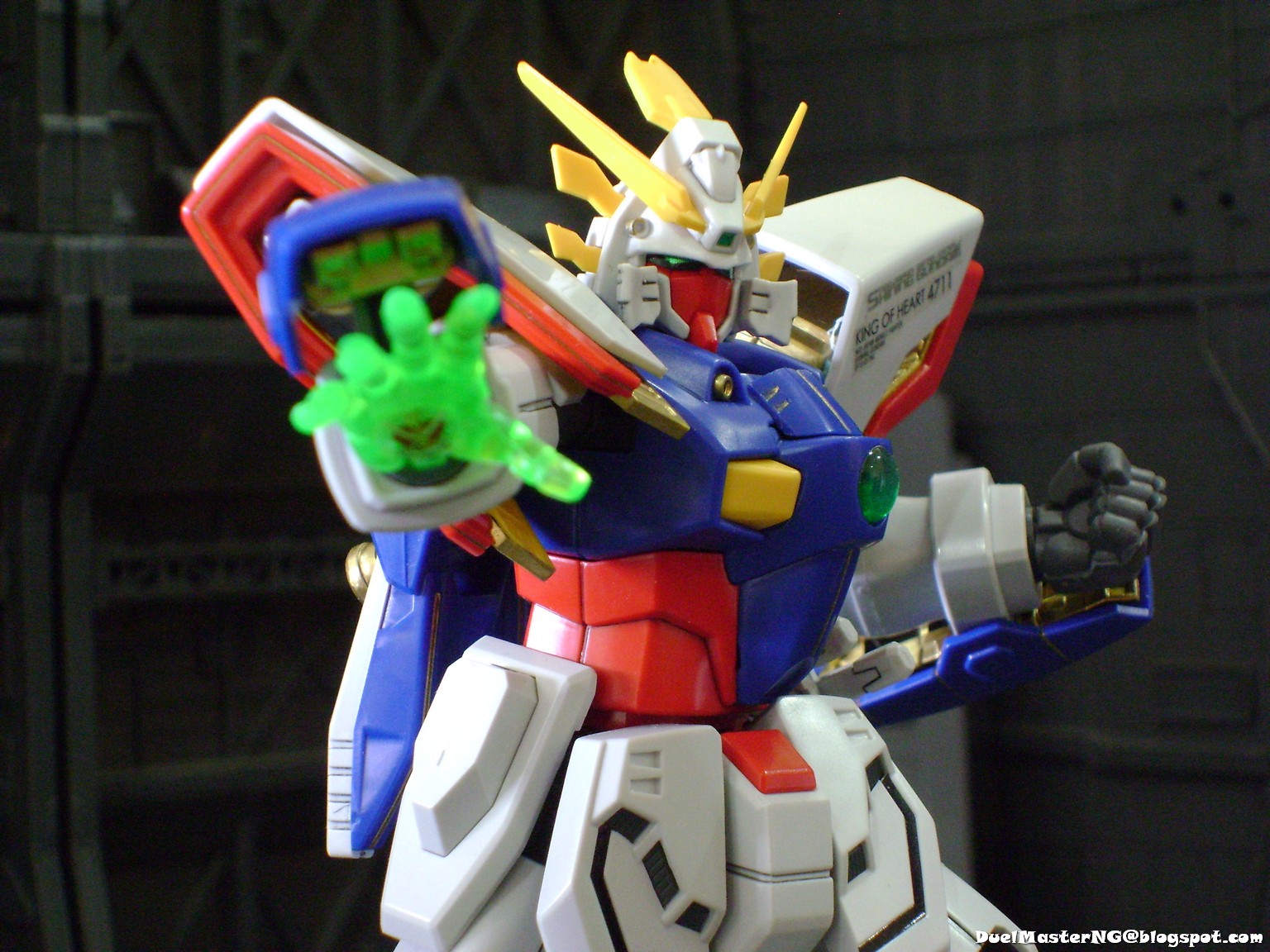 MG 1/100 Shining Gundam by Bandai