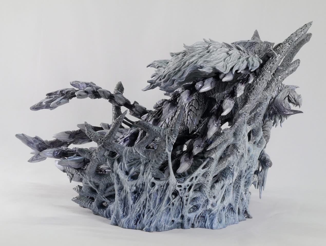 Pre-order : Monster Hunter: Capcom Figure Builder Creators Model Chain Blade Wyvern Arkveld by Capcom