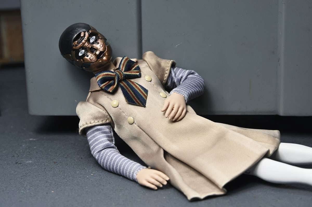 Pre-order : M3GAN 8" Clothed Action Figure by NECA