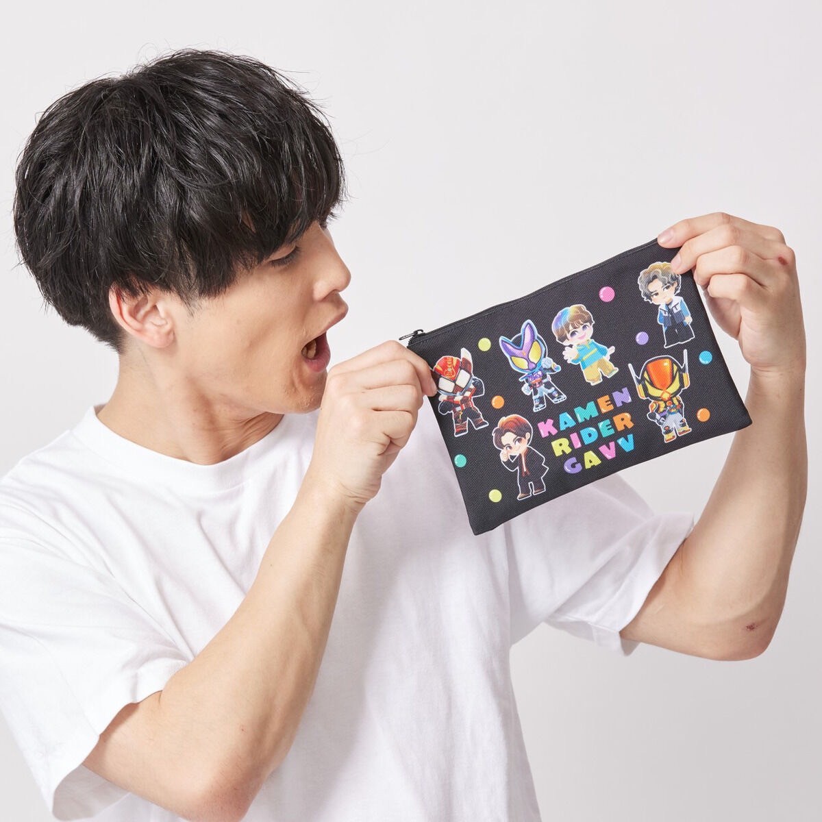 PRE-ORDER : KAMEN RIDER GAVV Stylized Pouch