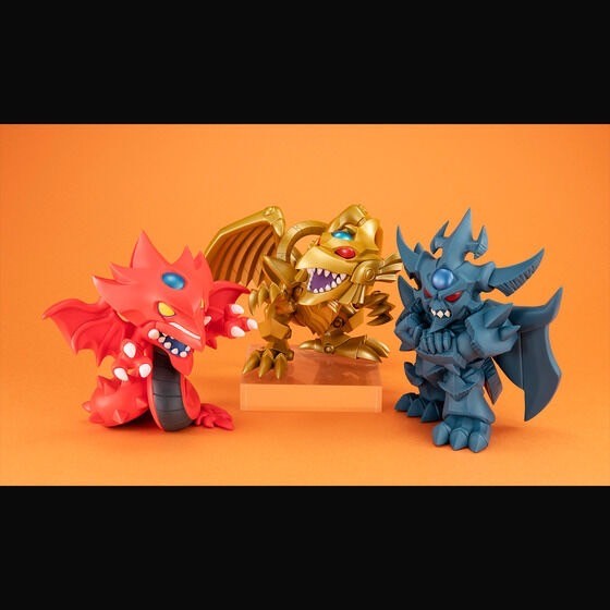 PRE-ORDER : MEGATOON Yu-Gi-Oh! Duel Monsters Red-Eyes Black Dragon & The Winged Dragon of Ra Set [Limited Photo Card Included]