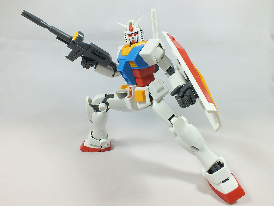 MG 1/100 RX-78-2 Gundam Ver.2.0 by Bandai