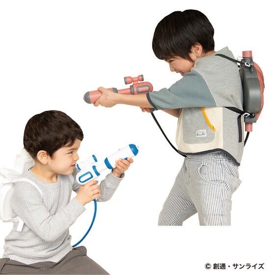 PRE-ORDER : Mobile Suit Gundam Water Shooter (Gundam/Char exclusive Zaku II)