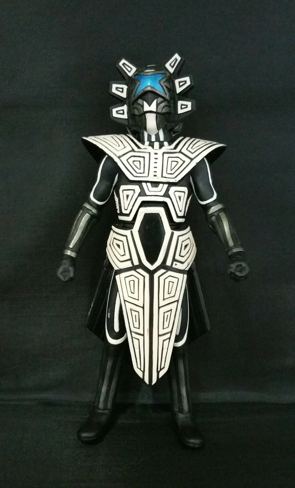 Ultra Monster Series - Ultraman Cosmos No.35 Gigi 7” by Bandai (หมุนคอได้)