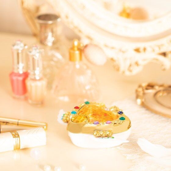 PRE-ORDER : PRETTY GUARDIAN SAILOR MOON ETERNAL MOON ARTICLE JEWELRY CASE