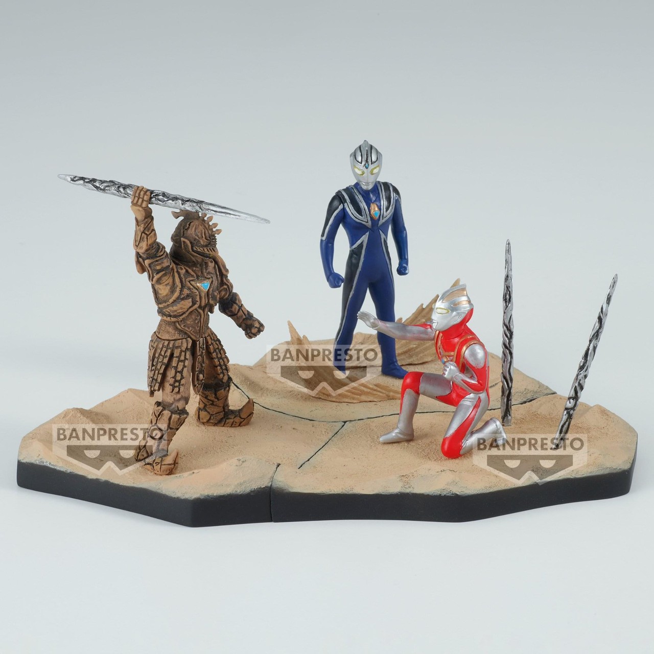 Pre-order : ULTRAMAN GAIA SPECIAL EFFECTS STAGEMENT ULTRAMAN GAIA #3 (A:ULTRAMAN GAIA)(B:METAL ORGANISM APATEE)(C:ULTRAMAN AGUL)