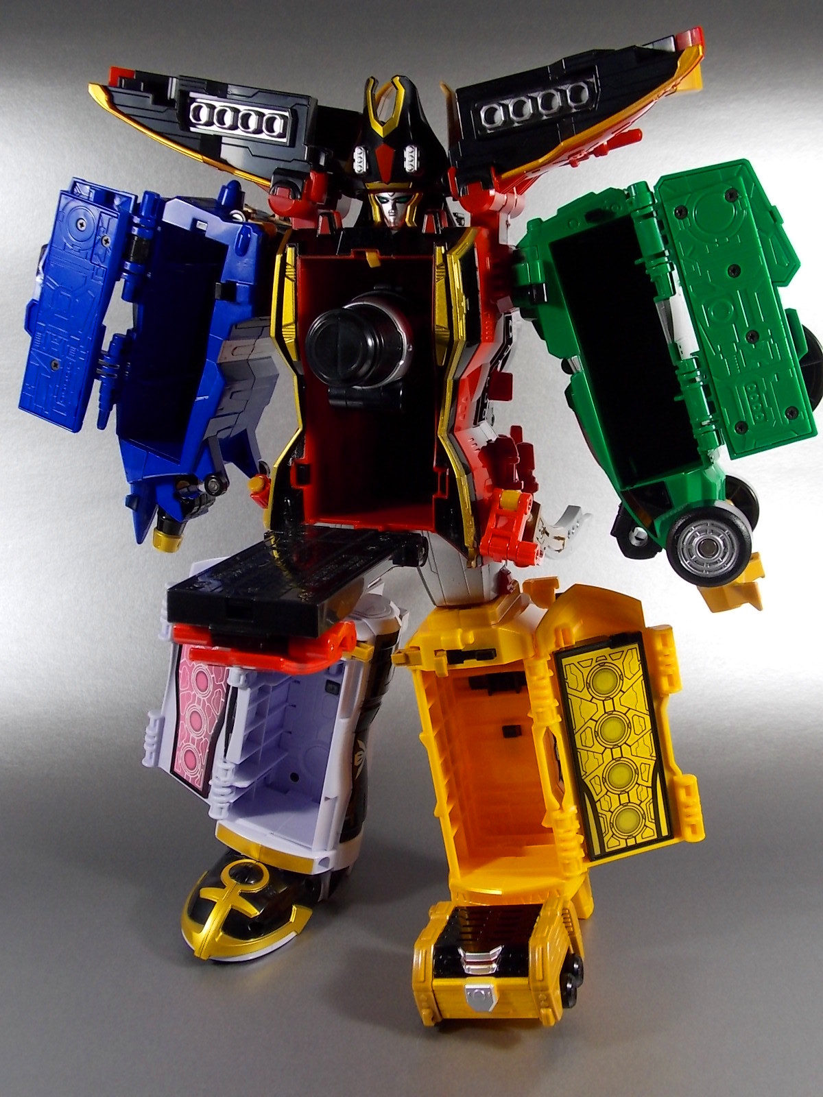 Kaizoku Sentai Gokaiger DX Gokaioh by Bandai